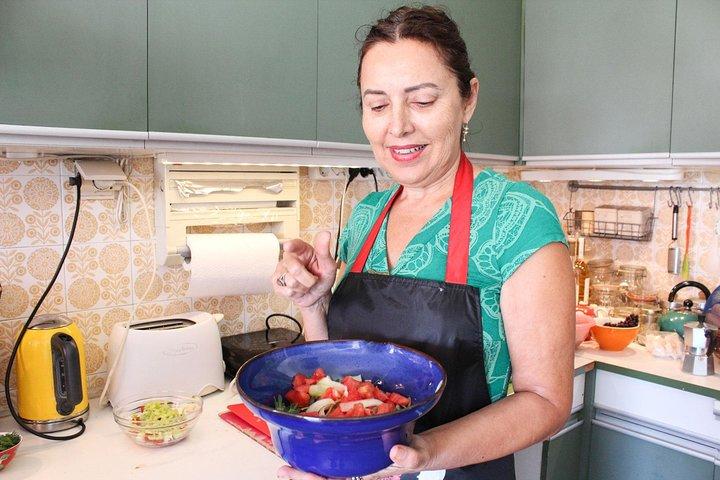 Cocina con Katerina: Auténtica clase de cocina griega en Atenas