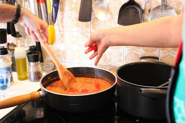 Cocina con Katerina: Auténtica clase de cocina griega en Atenas