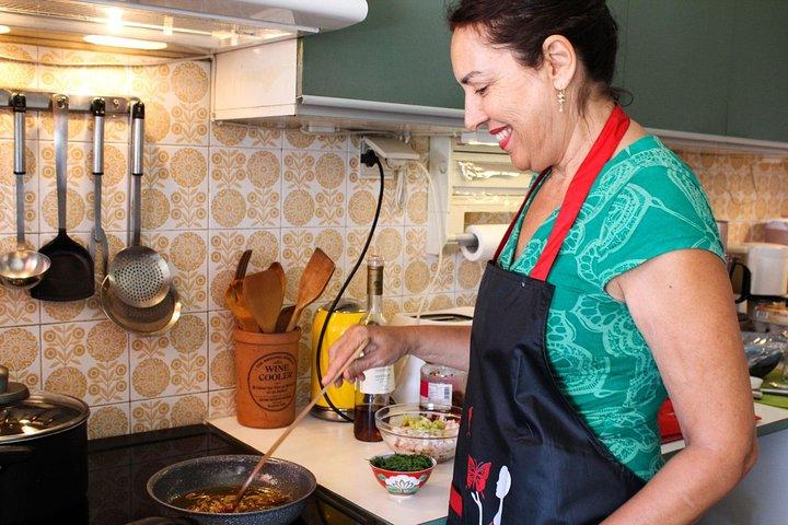 Cocina con Katerina: Auténtica clase de cocina griega en Atenas