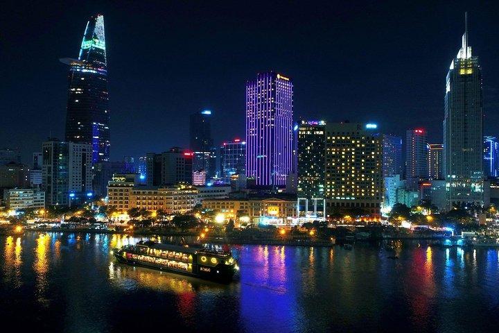 Tour serale di Saigon: tramonto al Landmark 81 e crociera con cena