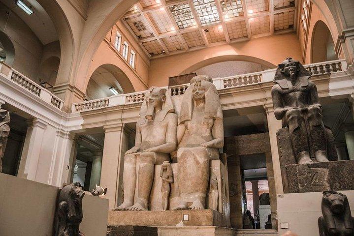 Privétour van een hele dag door het Egyptisch Museum en de piramides van Gizeh