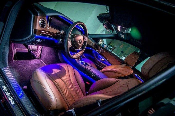 豪華なVIPリムジンによるクラクフから空港への送迎