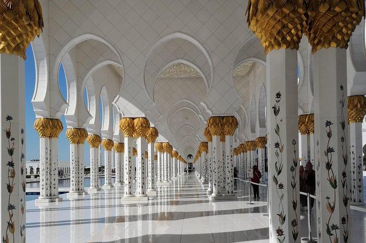 Tour di Abu Dhabi, tour della città di Dubai, safari nel deserto e cena barbecue
