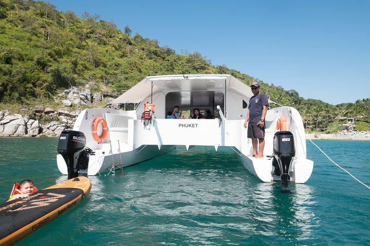 Nuovo catamarano a motore per escursioni sull'isola di Phang Nga e Phi Phi