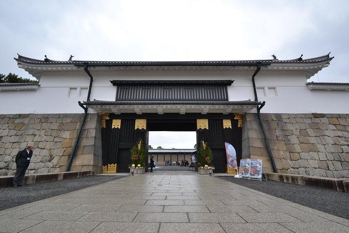 Besichtigung der Burg Nijō und des Kaiserpalastes mit Führer