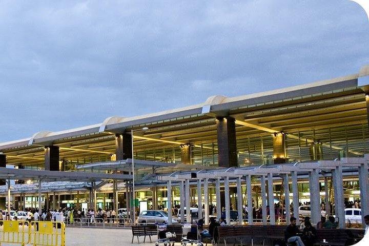 Traslado privado de partida: Bangalore Hotéis para o Aeroporto Internacional de Bangalore