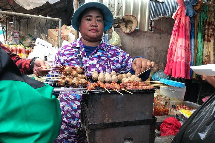 Excursão ao mercado local de Phsar Leu Thom Thmey