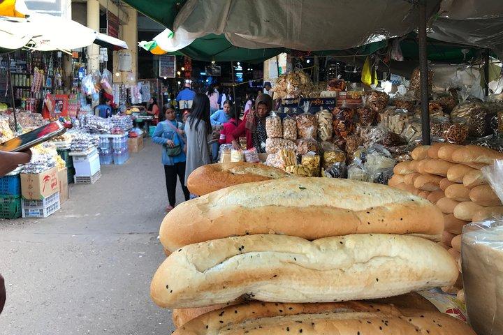 Excursão ao mercado local de Phsar Leu Thom Thmey