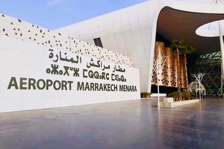 Shuttle from Marrakech airport to hotels // riads medina