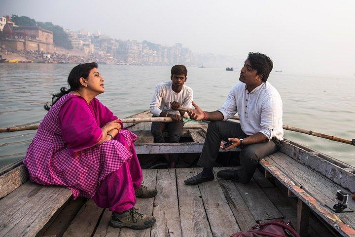 Sunrise Boat Ride on the Ganges – Experience the Soul of Varanasi