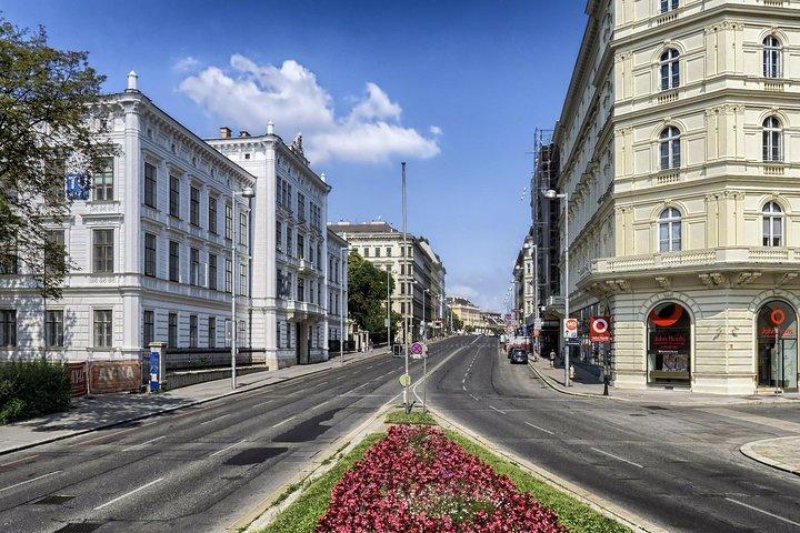 VISITE PRIVÉE : De Prague à la magnifique Vienne avec un guide local