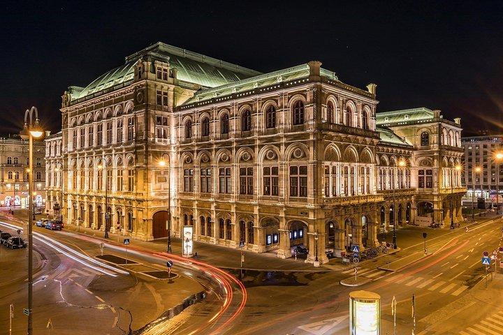 VISITE PRIVÉE : De Prague à la magnifique Vienne avec un guide local