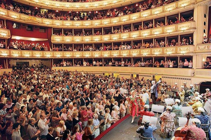 Concerto de Mozart em Trajes Históricos na Vienna State Opera House