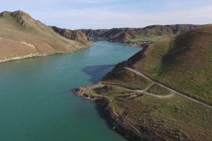 Circuit de 5 jours à travers Altyn-Emel, le canyon Charyn, les lacs Kolsai et Kaindy