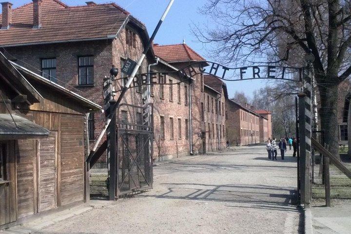 Auschwitz - Visita guiada a las minas de sal de Birkenau y Wieliczka con transporte privado