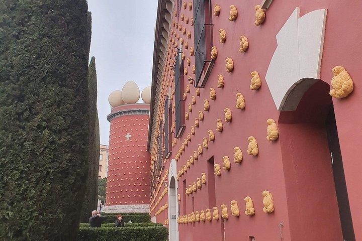 Surreal experience: visit the Dalí museum