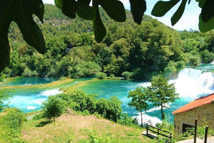 Excursion tout compris de luxe aux cascades de Krka au départ de Split ou de Trogir.