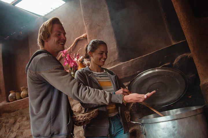 Make artisan chocolate , chicha de jora and ceramic ornaments with local experts