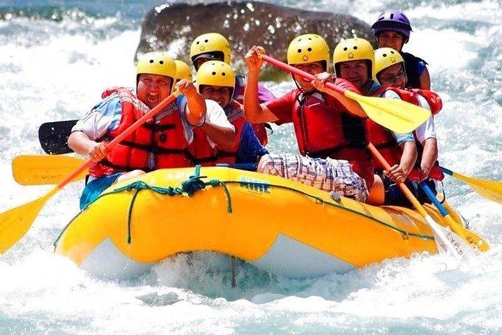 River Rafting + Zipline Cuzco, Abenteuertour