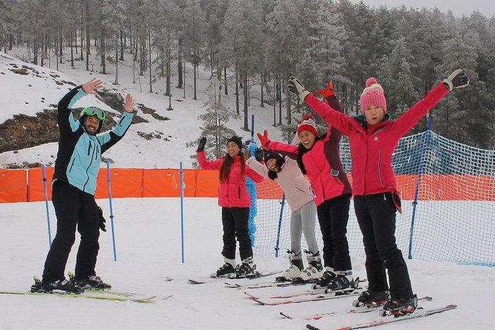 Excursión de un día a la nieve y la experiencia de esquí desde Belgrado