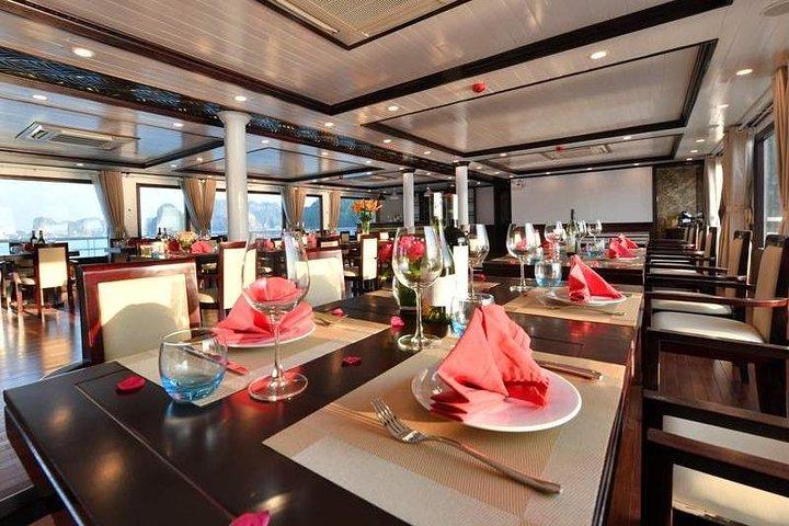 Sapphire Cruise - Tour di lusso della baia di Halong 2 giorni 1 notte
