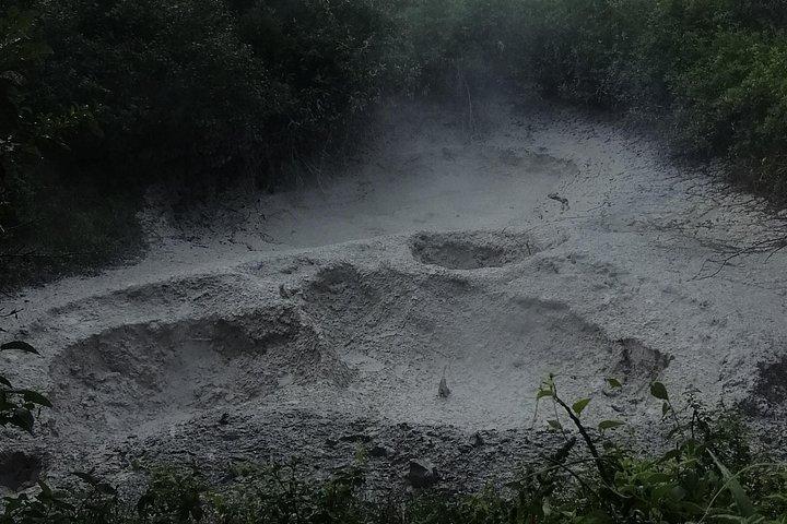 火山の滝と温泉プライベートツアー