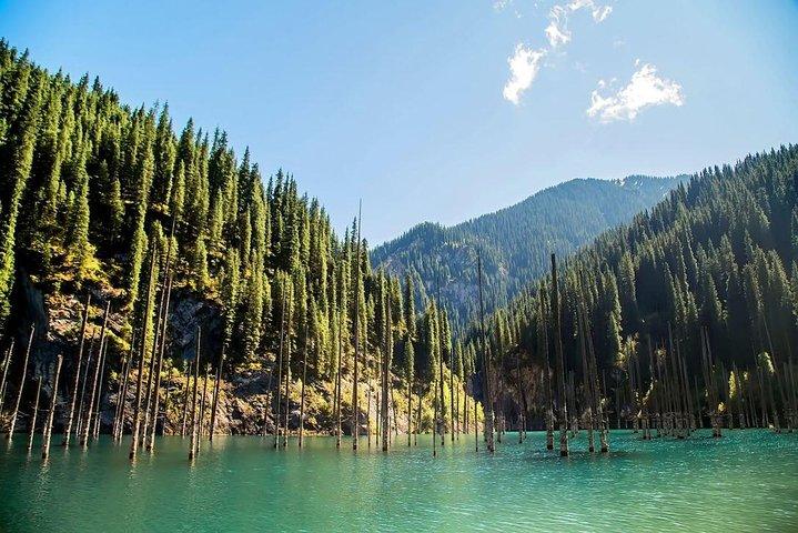 Excursion de 3 jours au canyon Charyn, aux lacs Kolsay et Kaindi