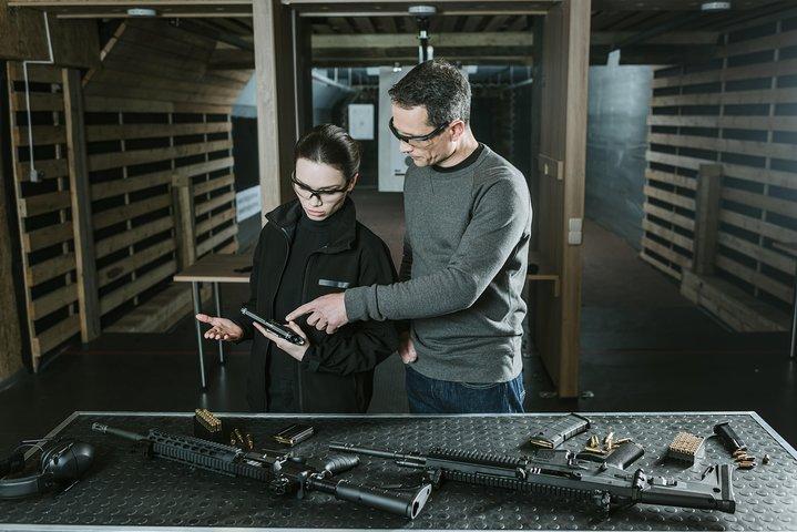 Experiência de tiro com arma de fogo com transferências de hotel em Gdansk