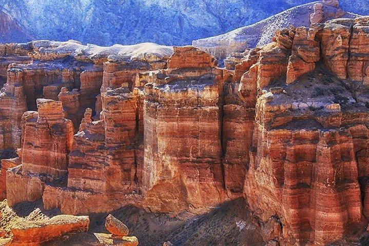 Charyn Canyon、Kolsay、Kaindi Lakesへの3日間の旅行
