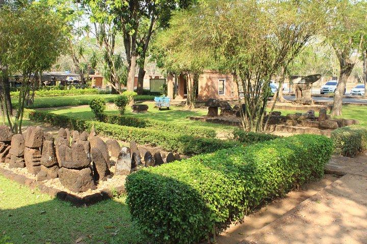 Kanchanaburi Recuerdos de la historia y recorrido cultural desde Bangkok