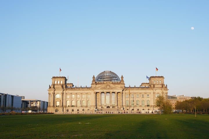 Berlin Highlights Private Guided Walking Tour