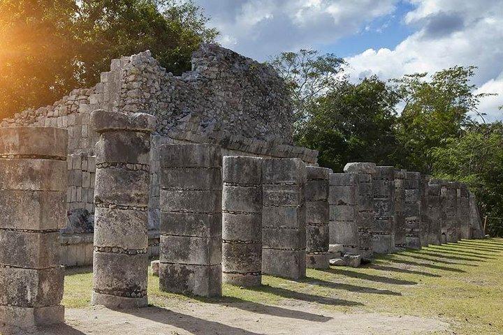 Deluxe äventyr! 2 heliga cenoter, Chichen Itza och Valladolid från Tulum City