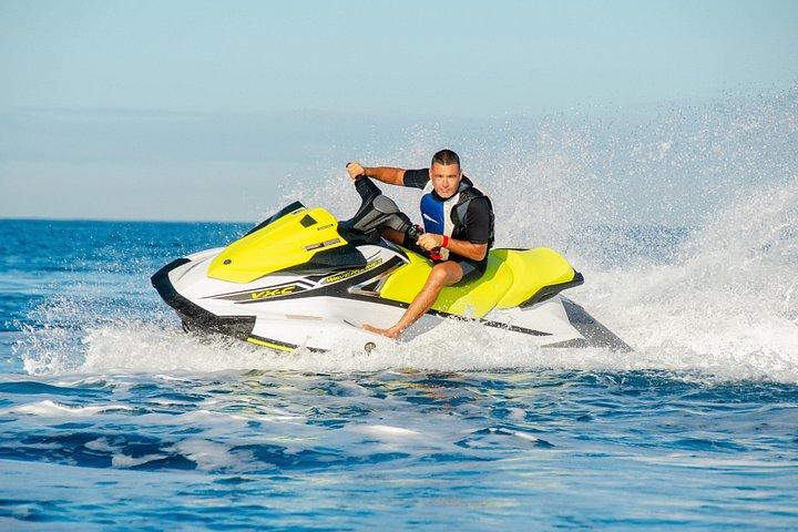 シングルジェットスキーサファリ1時間ガイド付きテネリフェ島