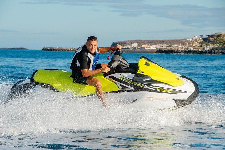 シングルジェットスキーサファリ1時間ガイド付きテネリフェ島