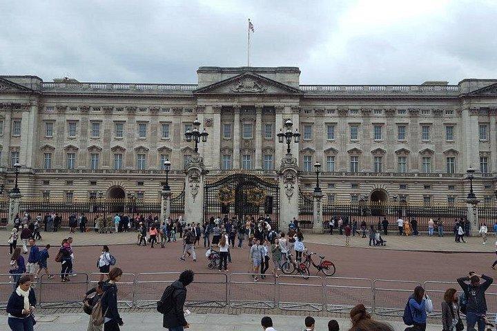 プライベート到着トランスファー：ガトウィック空港からロンドン中心部まで