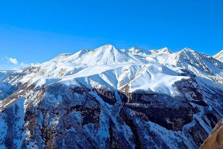 トビリシからの一日観光、Mtskheta、Ananuri、Gudauri、Kazbegi