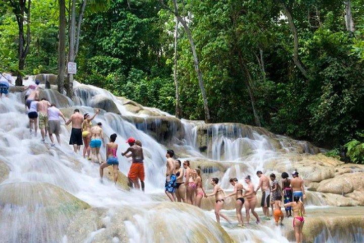 Excursão de compras em Dunn's River Falls e Ocho Rios saindo de Grand Palladium Resorts