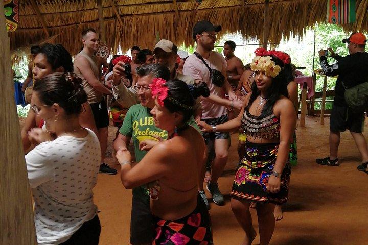 Emberá Villas Tour