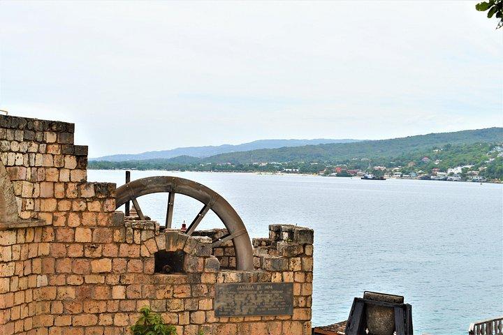 Montego Bay: Blue Hole & Dunn's River Falls