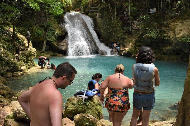 Blue Hole og Secret Falls Day Trip plus shopping fra Montego Bay Hotels