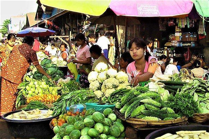 Vacker mån gammal stad i Myanmar, Bago
