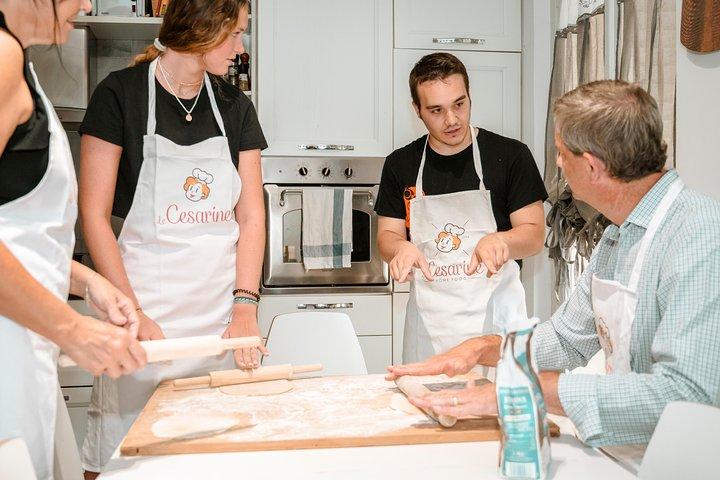 Lille gruppe Pasta og Tiramisu klasse i Rimini af Cesarine