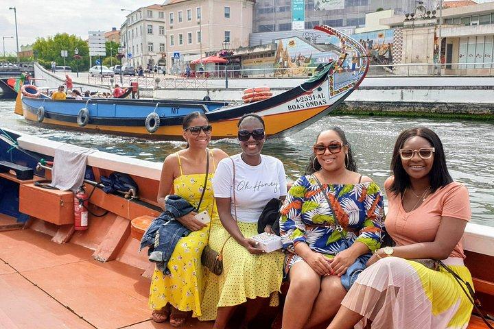 Aveiro Small Group Tour with Typical Boat Ride, offer wine bottle