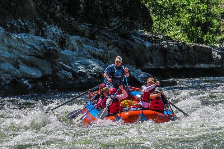 Half-Day Raft Trip des Rogue River Hellgate Canyon