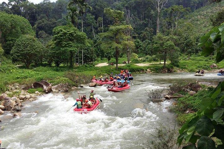 Rafting 7 km e ATV Adventure Tour com almoço de Phuket