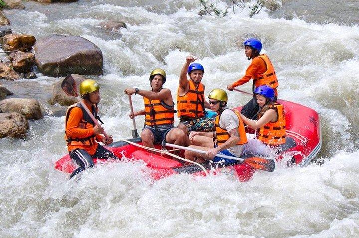 Tour de un día de aventura en Phuket para rafting de 7 km, tirolesa, cascada y almuerzo