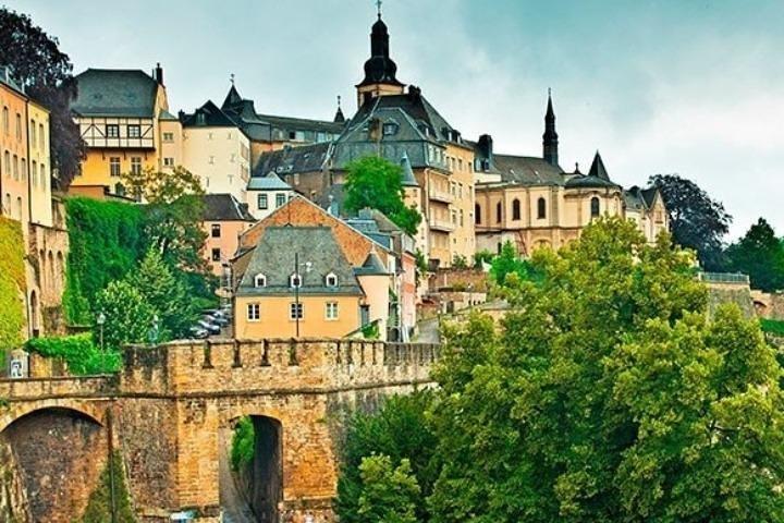 Excursion d'une journée en bus à Luxembourg et Dinant au départ de Bruxelles