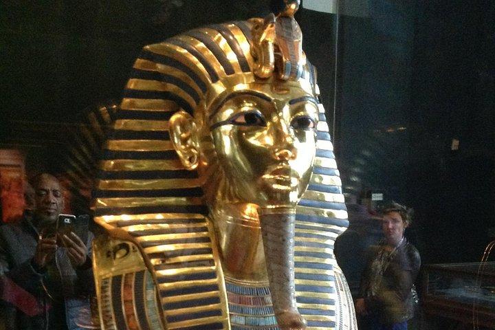 Private Cairo Tour: Pyramids, Museum & Bazaar