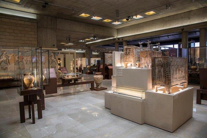 Excursão privada à ilha de Tebas e Chalkida saindo de Atenas