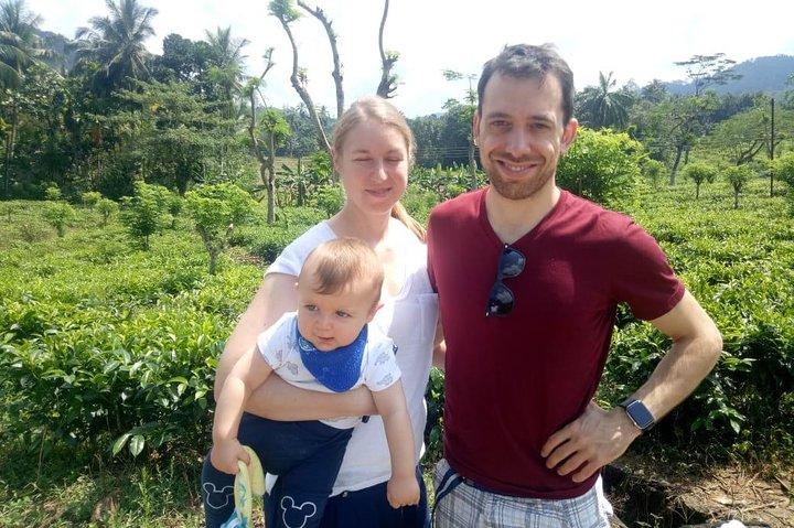 コロンボ港からインギリヤ茶畑への小旅行2人用